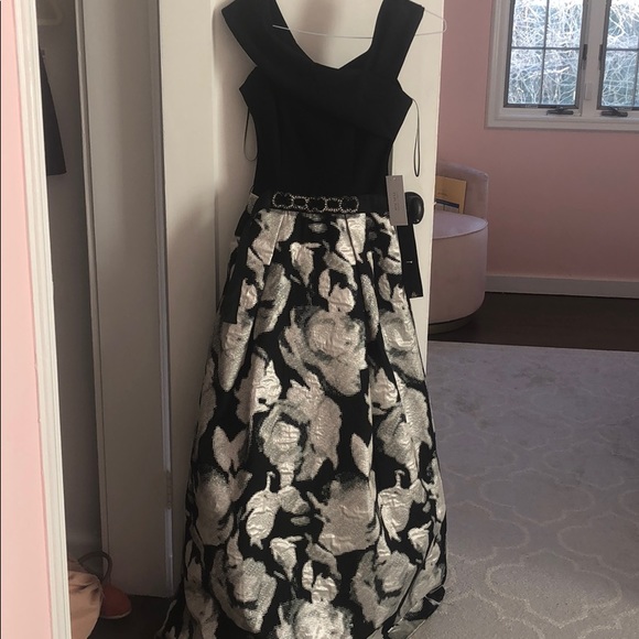 Teri Jon A-line Evening Gown with Embellished Belt - Picture 10 of 13